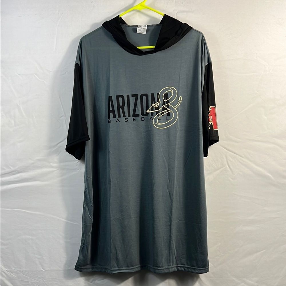 NWOT Arizona Diamondbacks Sixth Man Short Sleeve Hooded Tee 0617